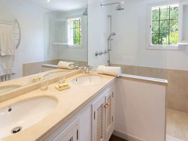 Shower Room 1 Ensuite