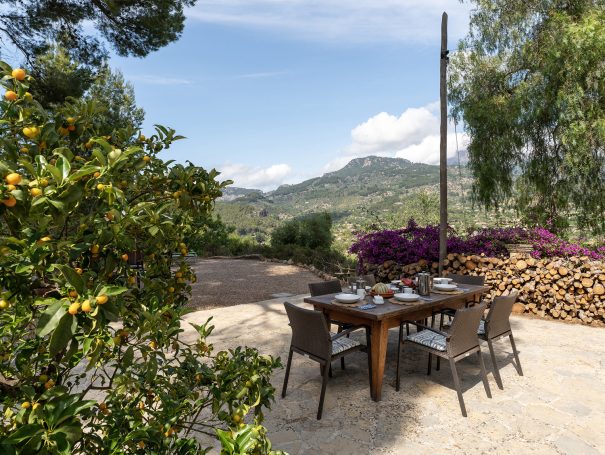 Breakfast on the Garden Terrace